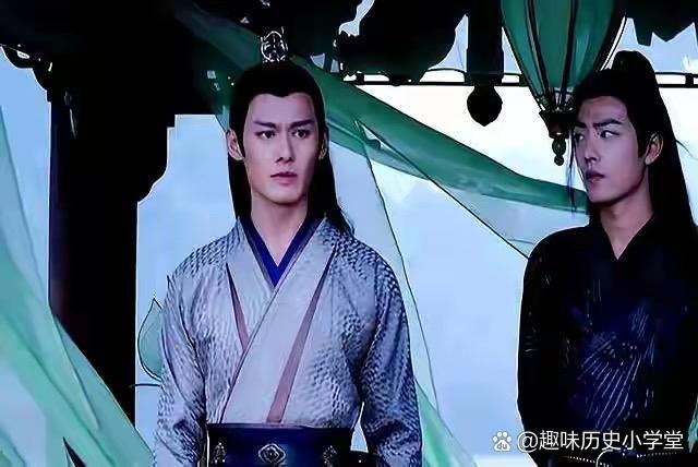 魏无羡带着蓝忘机，在江家祠堂里拜了堂。
他对着江氏列祖列宗的牌位，说虞夫人当年“