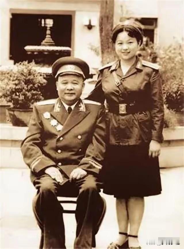 失散20年，农村女儿听广播得知父亲是开国大将！她的选择让无数人羞愧
 
1955