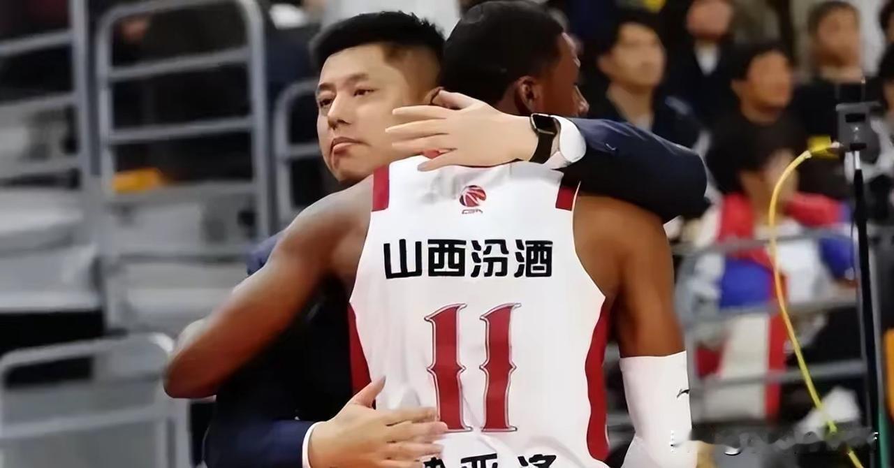 “国民一哥刘泽一”这是球迷送给浙江队刘泽一的称号！迪亚洛成了老演员，被撞倒后痛苦