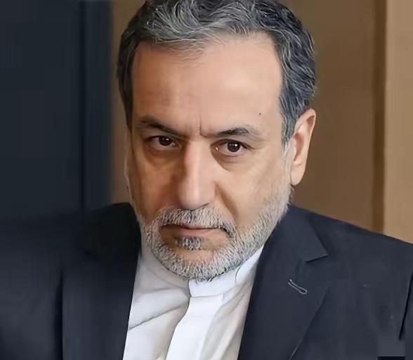 伊朗外长传来消息
4月21日，传出了一则重要消息！伊朗外长阿拉格齐公开宣布了一个