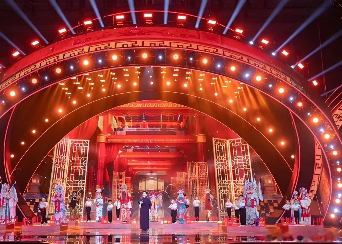 春晚的科技元素一年比一年夯可以啊，科技元素一年比一年的更加震惊了，国家科技实力也