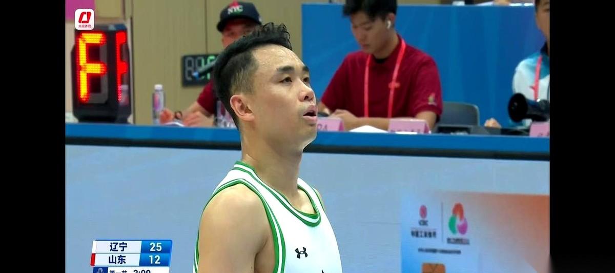 讲真，半场领先23分，这比赛还有什么悬念？
直接把山东队打懵了。
我看着屏幕，感