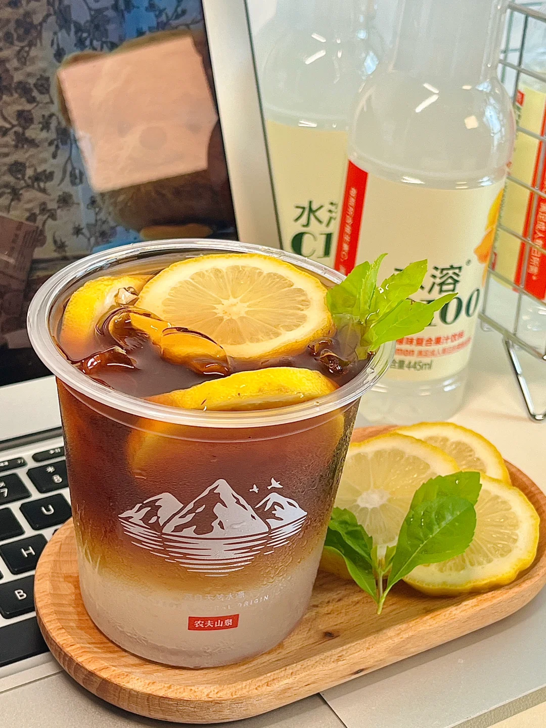 水溶C100+冰，我愿称之掌管调饮界好喝的神！！