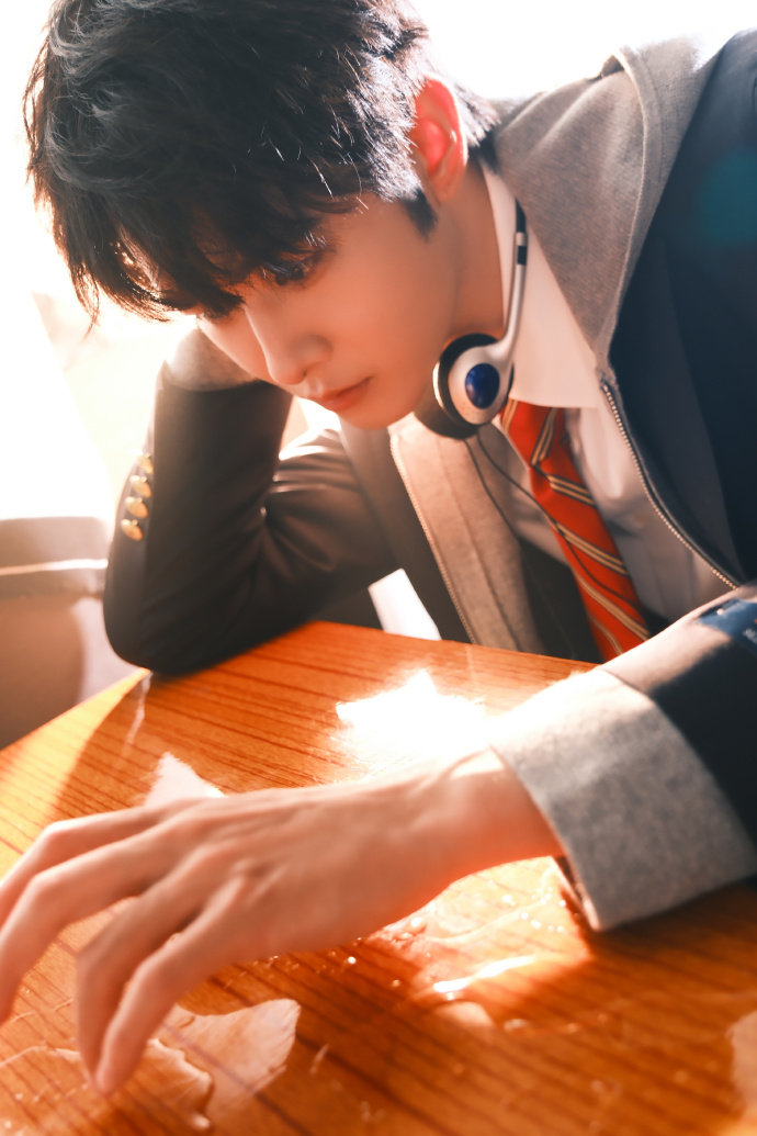 田嘉瑞晒27岁生日写真，好帅的学长，生日快乐田嘉瑞1204生日快乐