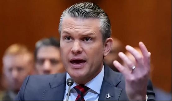 美国防长脸都不要了！自己11艘航母几百个基地，满世界驻军反咬中国“史上最大集结”