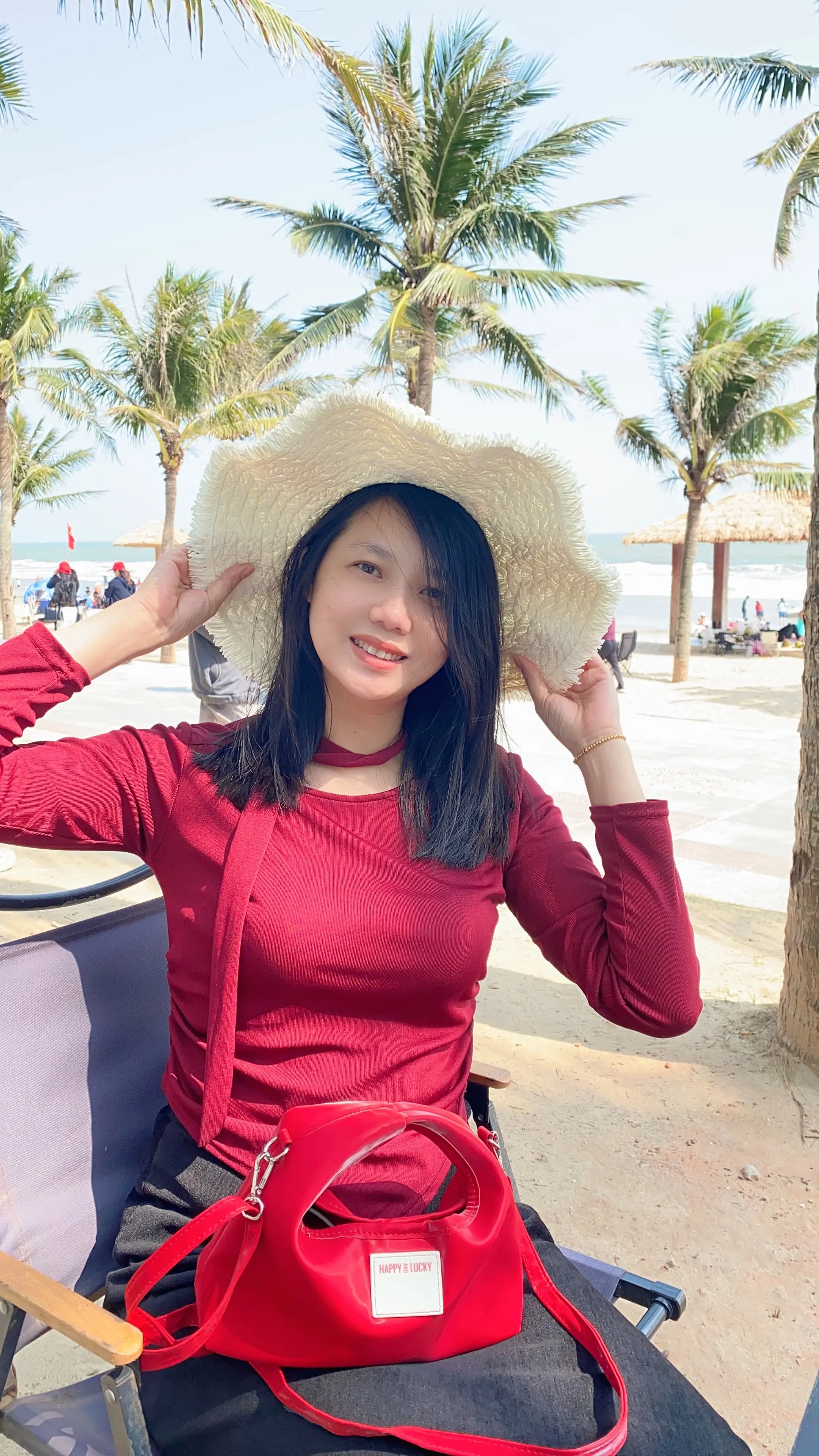 别惹我，小心我睡你的床，坐你的副驾驶，穿你的衣服，花你挣的钱