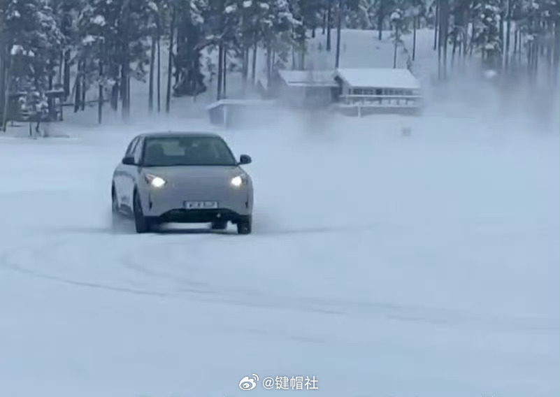 发现一个小可爱再跑路😂路特斯零下30度完成星愿底盘调教曝吉利星愿底盘调教来自路