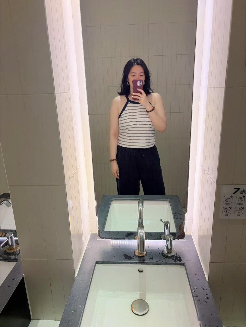 你们好，我涨工资了。上周五和老板提了，他说可以涨，但我提的有点高。那我故意的，我