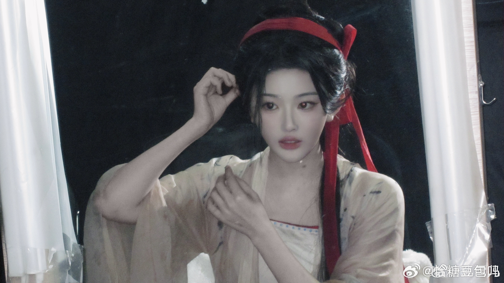 孔雪儿俞浅浅高光时刻孔雪儿塑造的俞浅浅，高光时刻藏在路透里就足够惊艳，手持木簪的