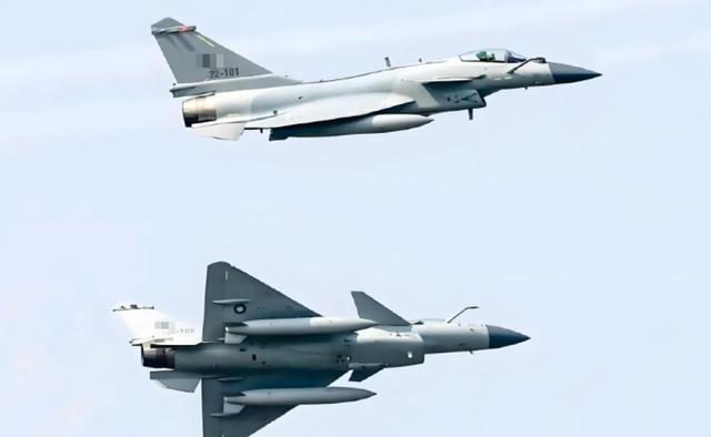 一旦咱们的歼10CE降落在平壤，下一秒美军的F-35、萨德雷达和日本的出云号航母