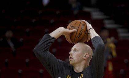 【7中7!湖人新宠五棵松亮绝招 14+10+3!310万签到宝】北京时间10月1