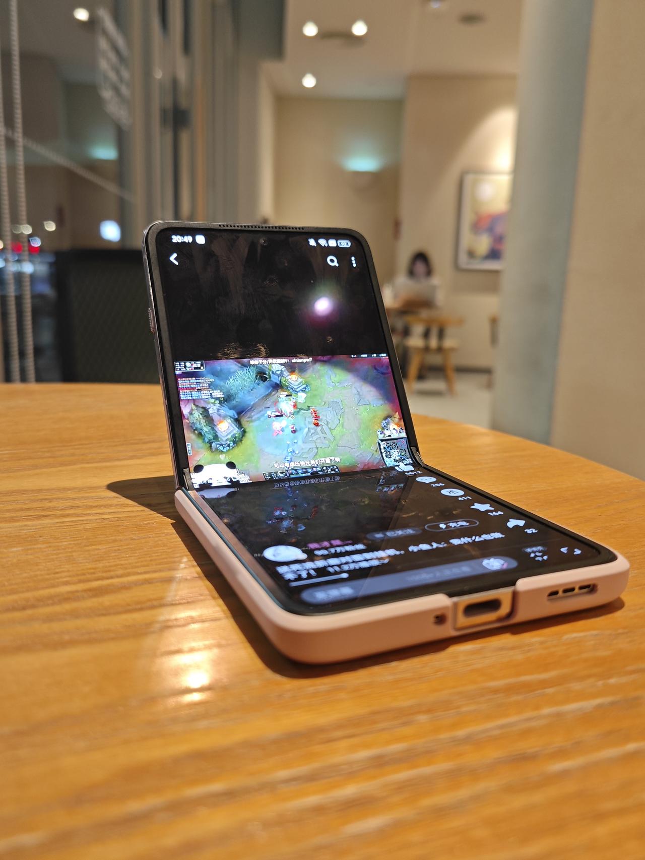 有一说一，绿厂的小折叠屏做得确实不错，能看出是用心的了。最近提前拿到OPPO F