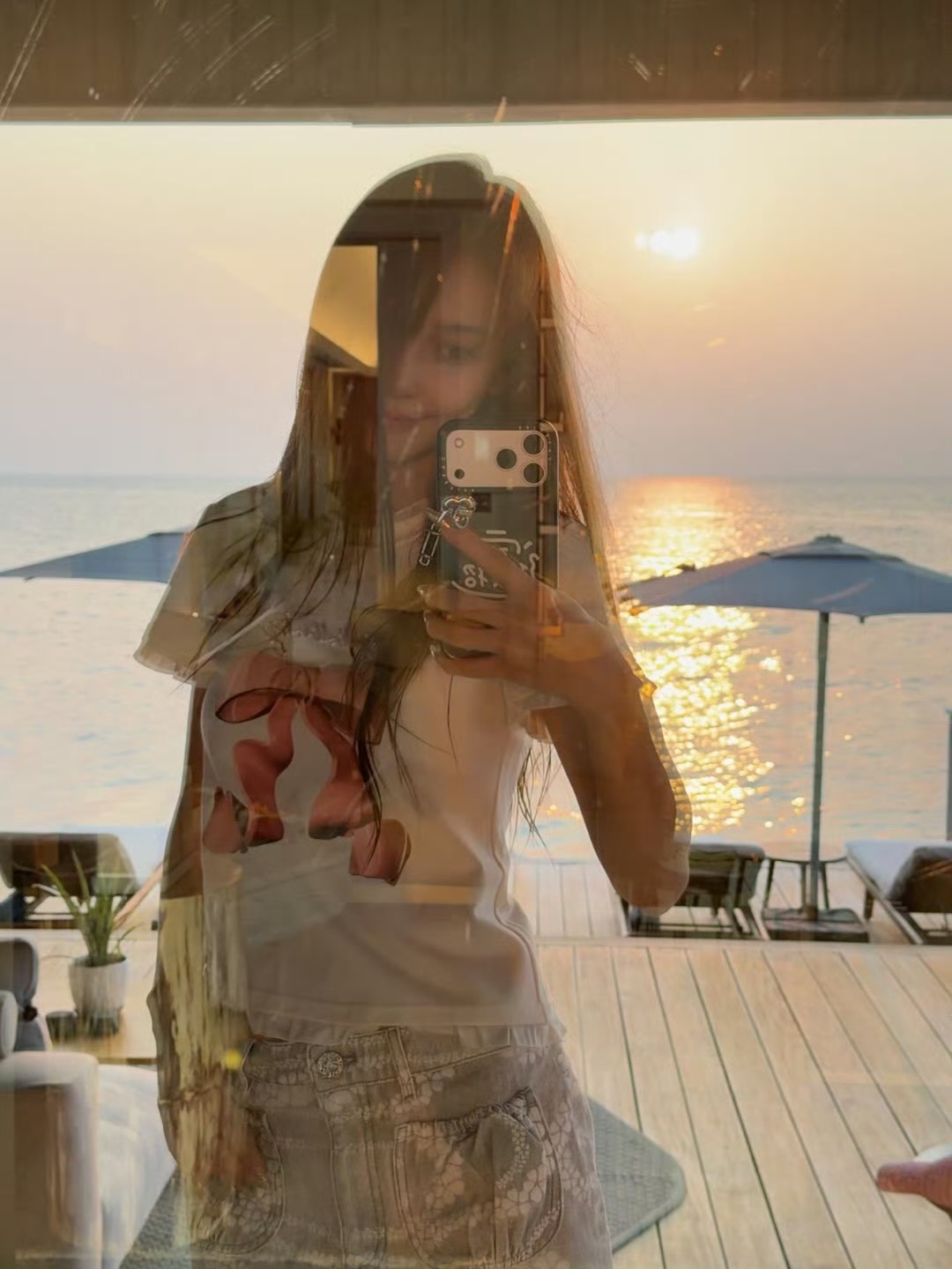 Angelababy今日品牌推广随拍姐最近开始度假了调整好状态期待20的晚宴ps