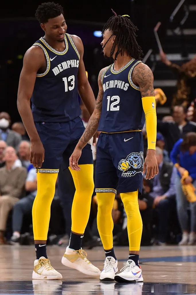 ESPN：消息人士透露，灰熊不打算交易两名核心，莫兰特与小贾伦-杰克逊。人们相信
