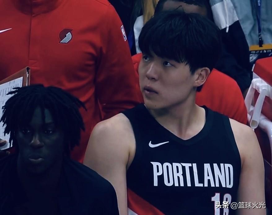 召回又不让打！斯普利特有点刻意了！

打完快船的时间是接近夜里11点，回酒店休息