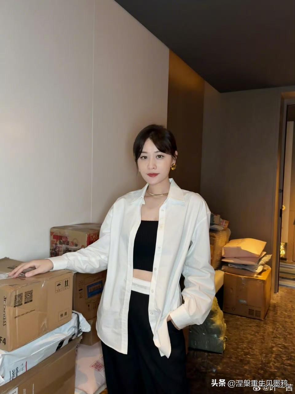 叶一茜“浪姐”备战，快递先“成团”

《乘风2026》的号角已经吹响，叶一茜的备