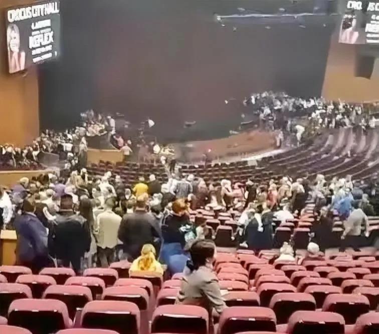 莫斯科音乐厅遭遇恐怖袭击，标志着俄乌战争要进一步升级了。
一边是以色列吞并巴勒斯