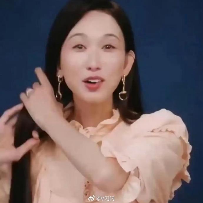 一入鬼门深似海，从此女郎成路人……那些天天要活捉这娘们的，还捉不捉了[摊手]……