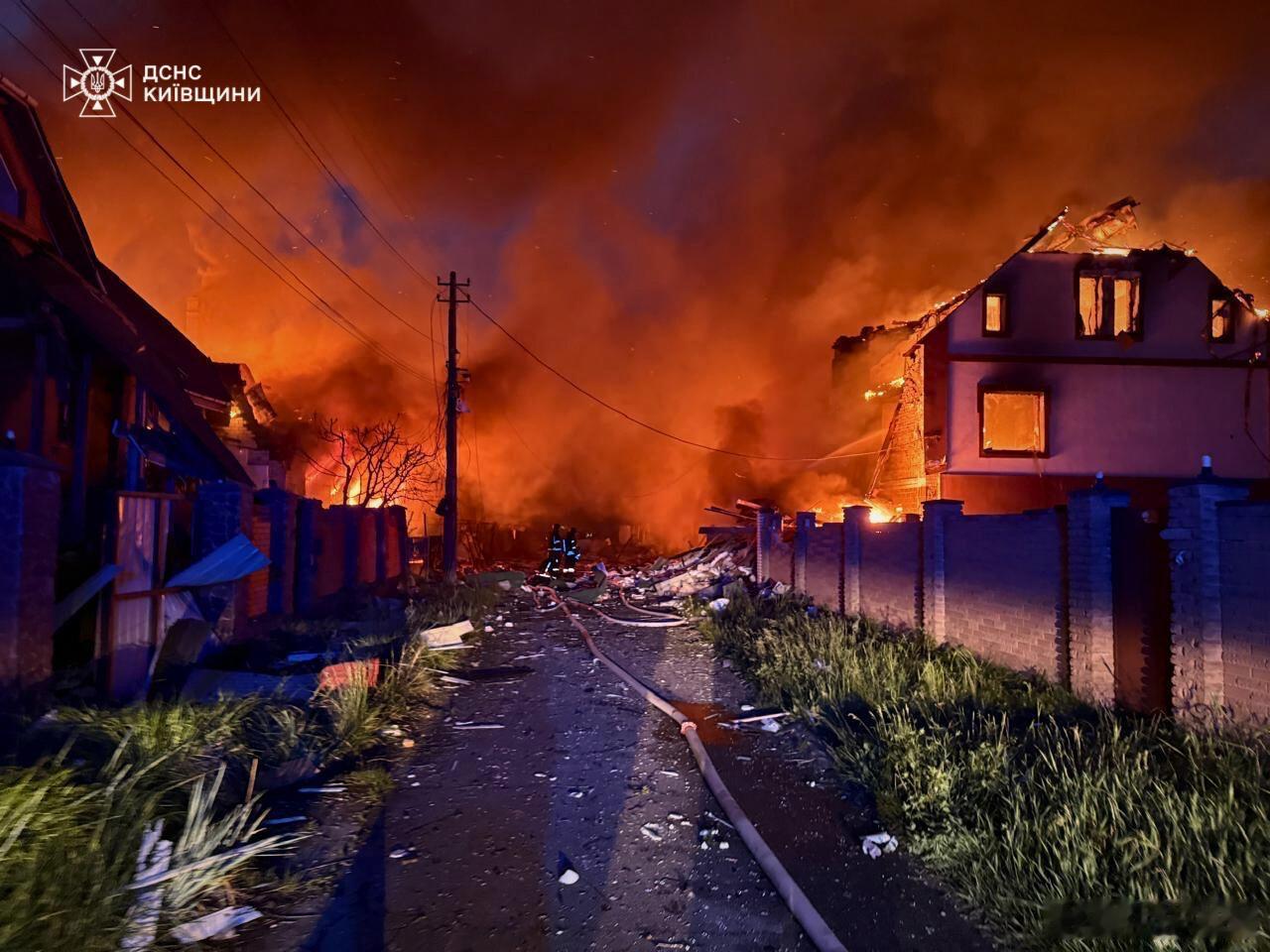 5月25日夜间大规模袭击：乌克兰多地伤亡、破坏和火灾5月25日夜间，俄罗斯又对乌