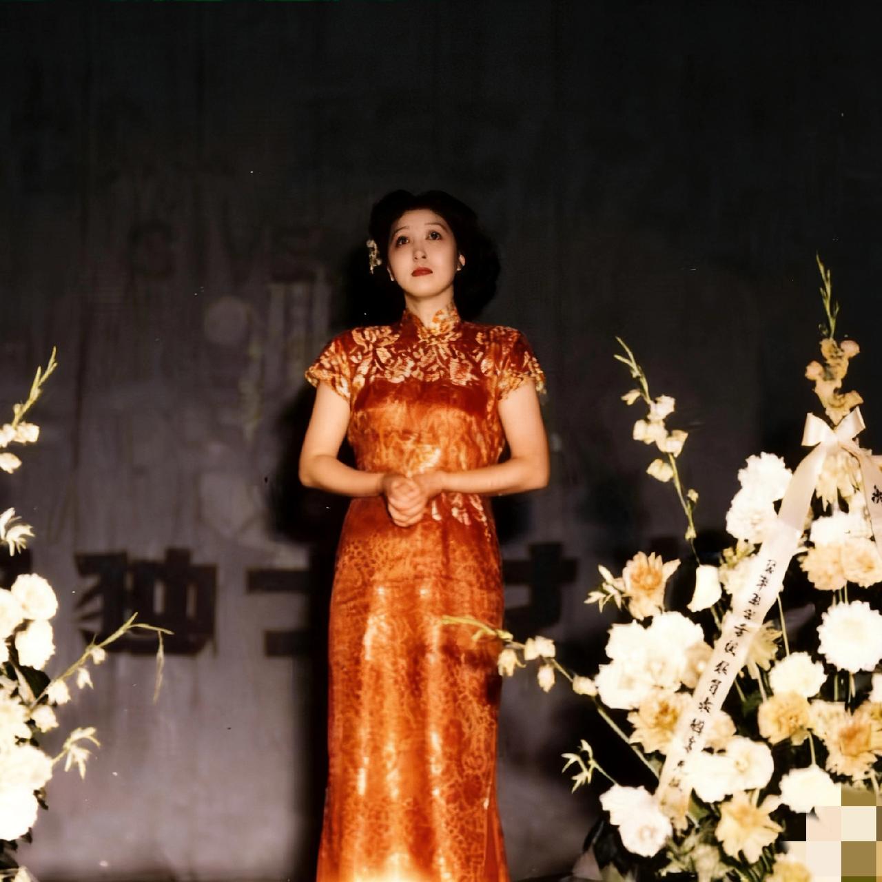 1947年，钱学森的夫人蒋英，在上海滩兰心大剧院，举办了归国后的首场个人演唱会时