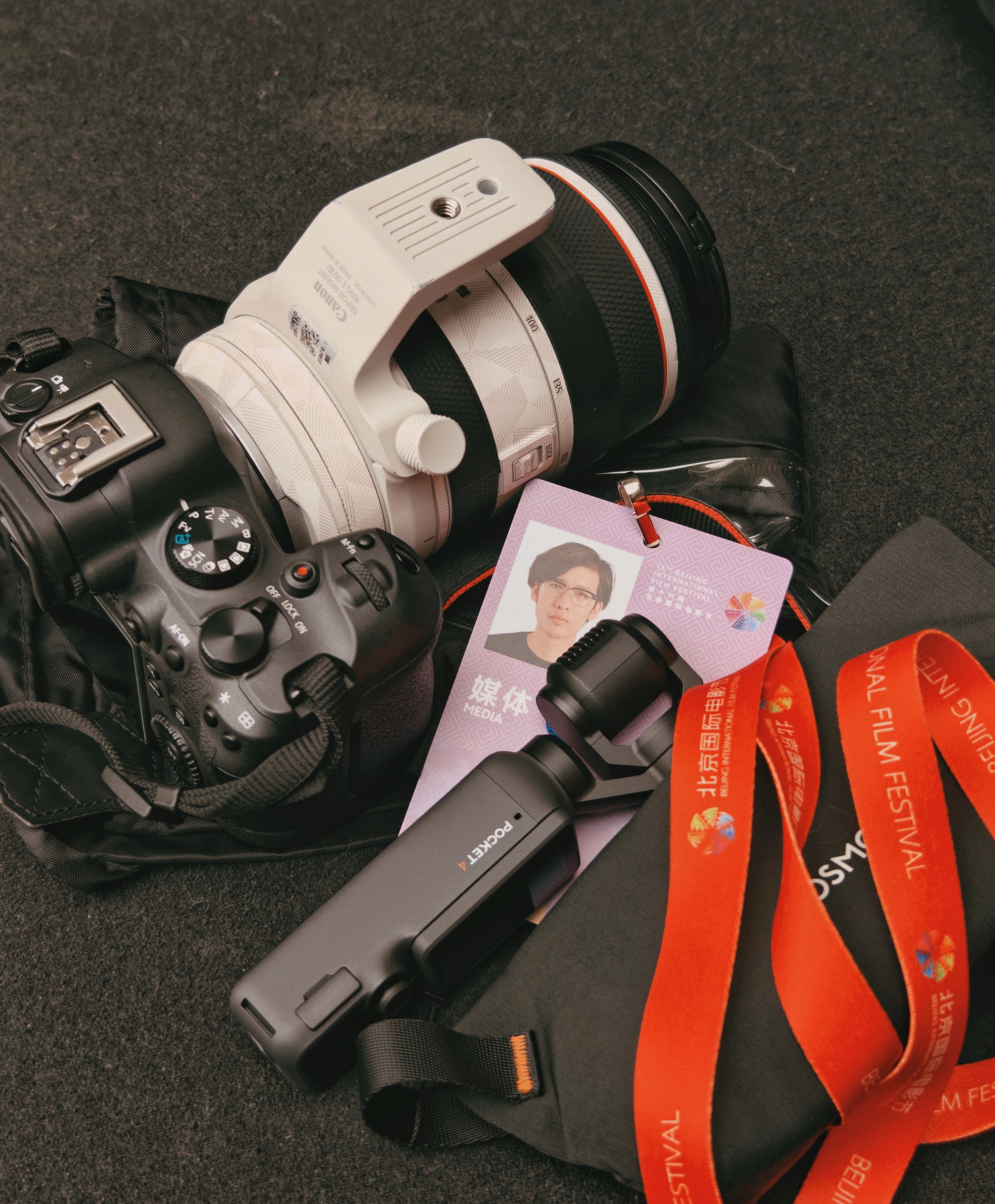 北影节开幕式的拍摄又赶上下雨.....北京国际电影节 北京·北京雁栖湖国际会展中