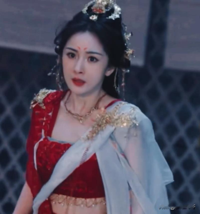 果然，杨幂的舒适区在古装，《狐妖小红娘月红篇》这个敦煌风妆造，当真是绝美啊。