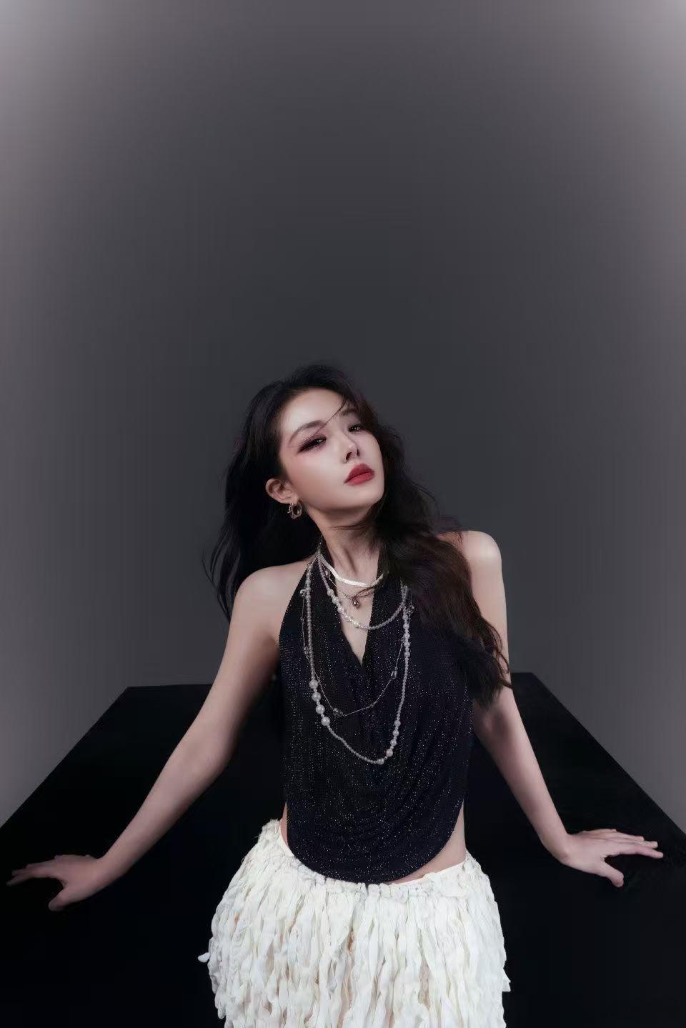 "🔥 喻言的舞台是能“下蛊”吧？！看完根本走不出来！ 我连看直拍都能颅内高潮一