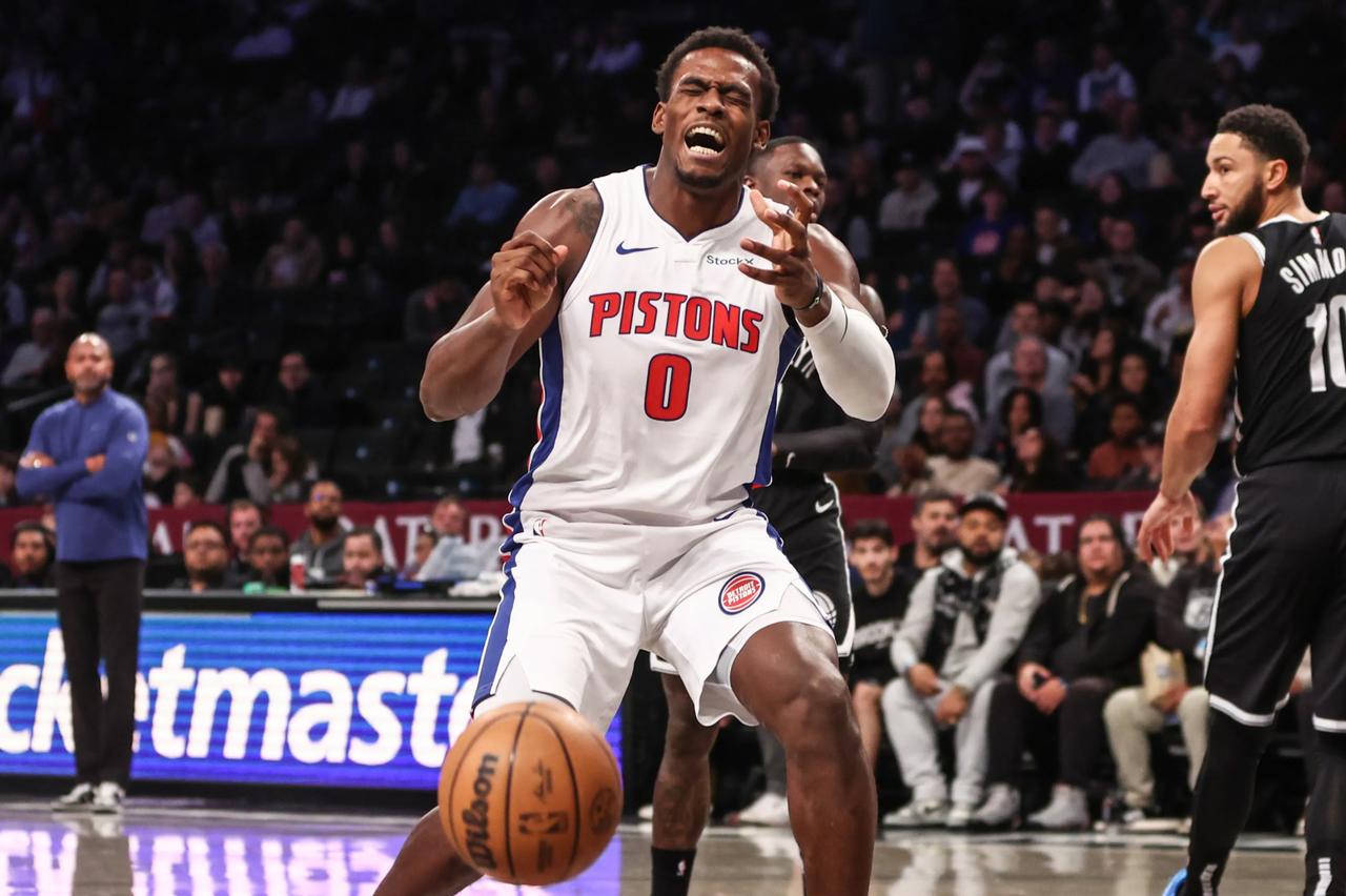 只要成功击败勇士队，活塞队也将成为全联盟第三支提前锁定季后赛的球队！在接下来的这