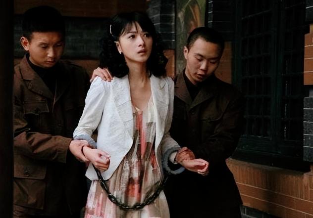 1935年，烈士梁慧贞牺牲前已怀孕8个月。临刑前，她取下手表递给了刽子手，说道：