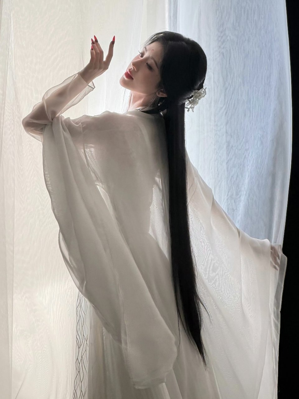 声控、腿控、足控、锁骨控、腰控、睫毛控、侧脸控、温柔控、古风控、手控、颜控看鞠婧