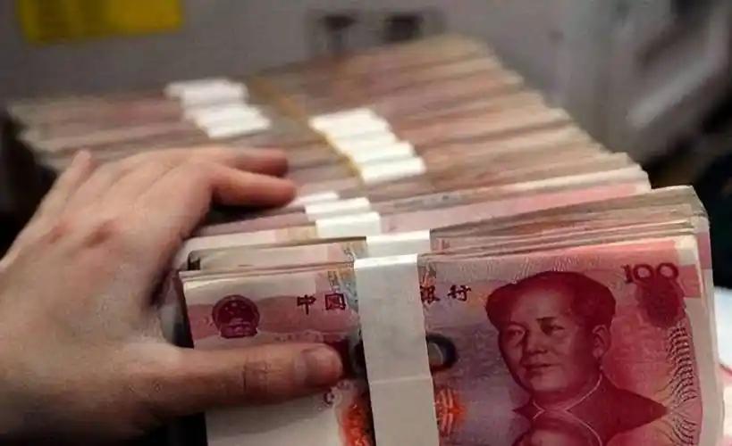 人民币要是接着往上涨，资本账户慢慢放开，咱们普通人的日子到底会变好还是变糟？
 