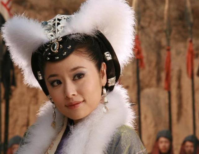 好男为何不娶红扶桑，好女又为何不嫁大马猴，“红扶桑”和“大马猴”指的是什么？
嘉