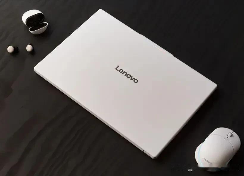 一线 PC 厂牌的 Google Book 开始准备出货了。

我就有一个问题…