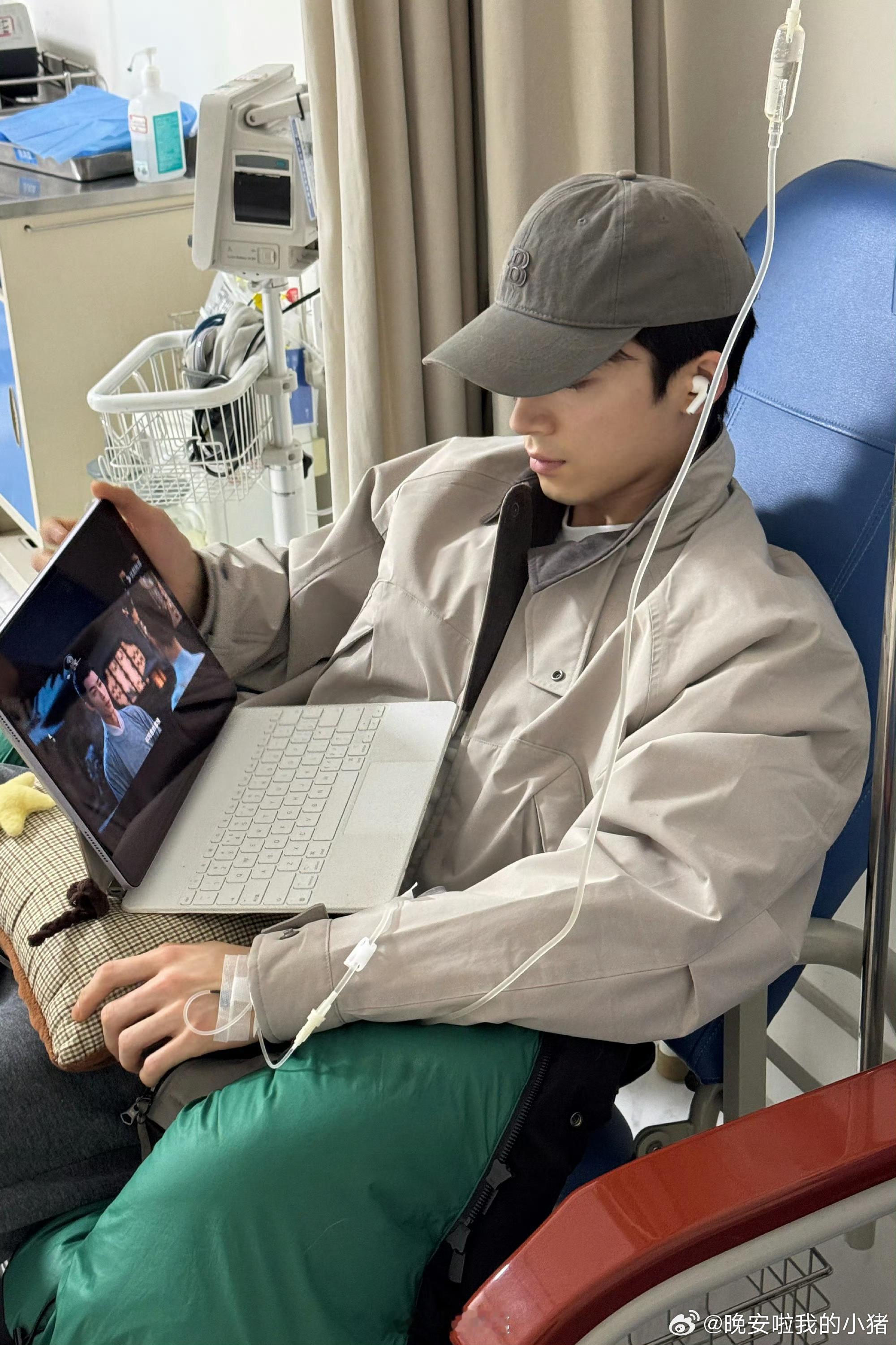 王星越输液也不忘宣传唐宫