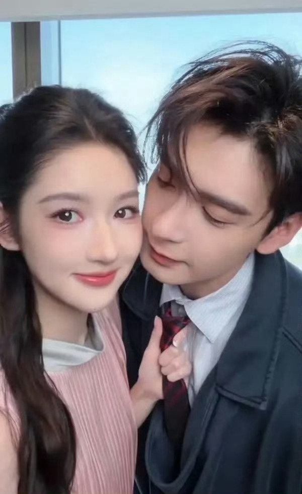 《突然的喜欢》要成黑马？这部剧简直是来“救”陈星旭的！开播第二天直接拿下在播剧百