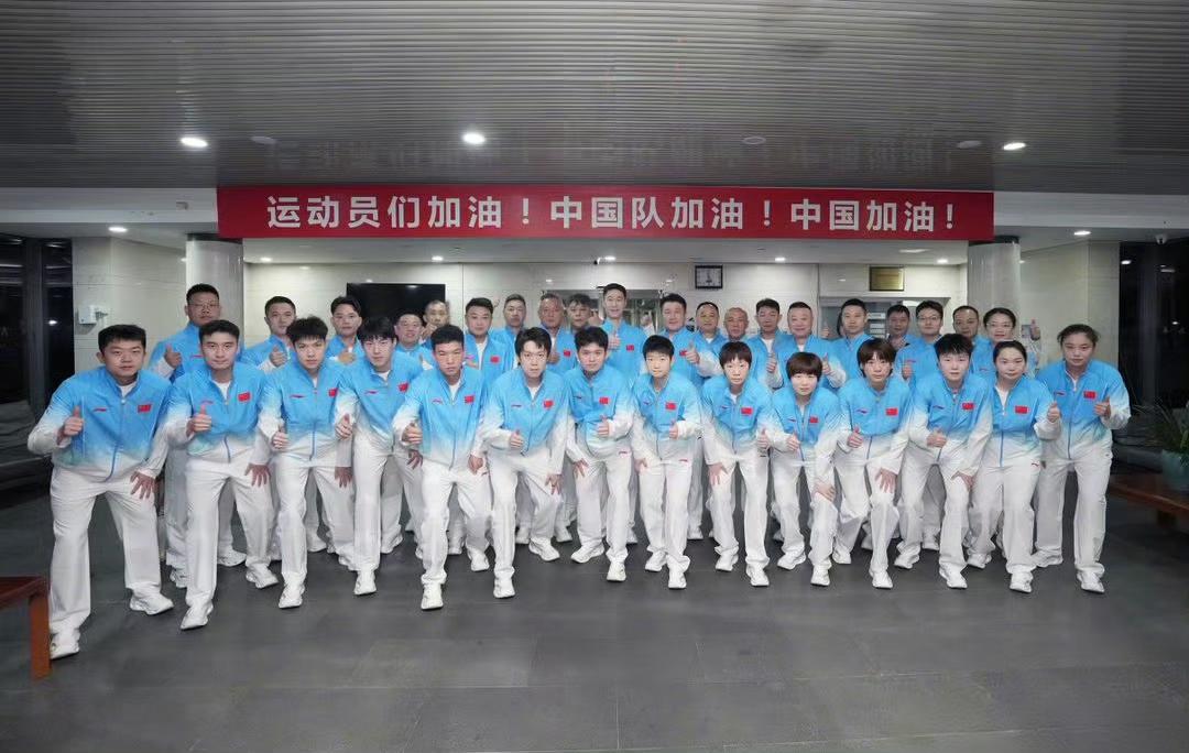 目前亚运会的国乒大合照出来了，果然没有樊振东。其实在他退出WTT世界排名的时候就