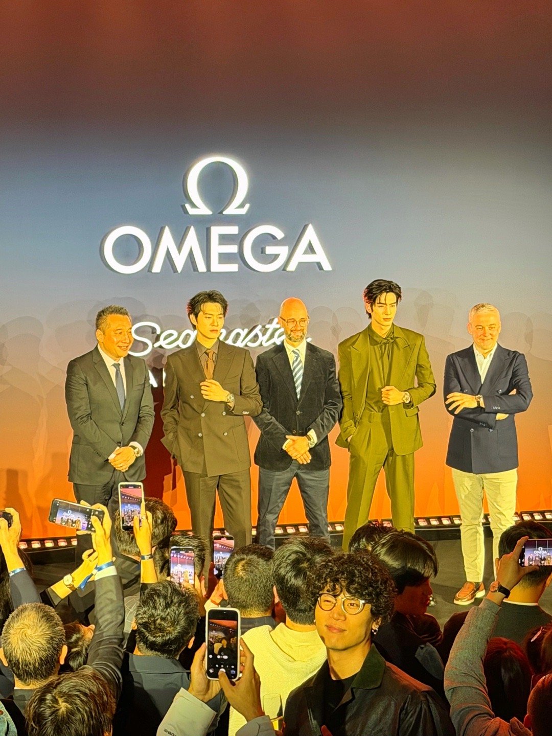 全新海马系列海洋宇宙腕表⌚️全新四代 七款新作！两位名人大使 太适配了重庆2夜?
