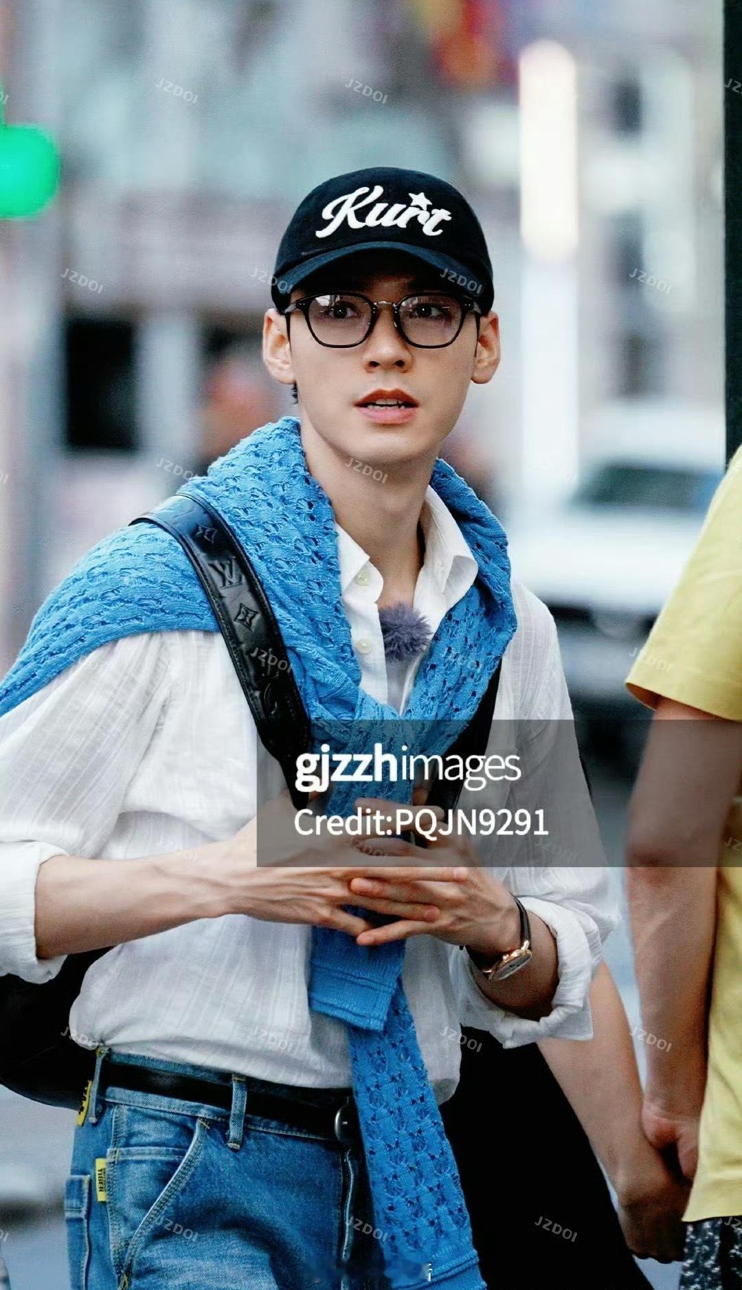 龚俊 花儿与少年路透生图也太能打了吧，不愧是龚俊。 ​​​
