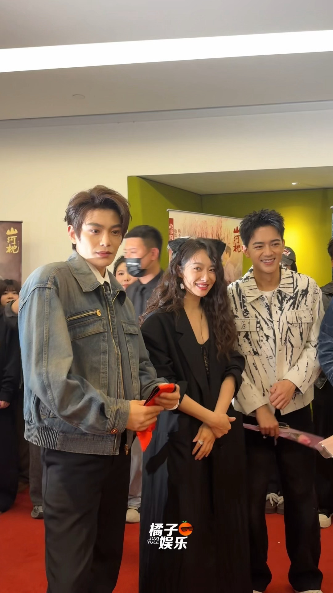 勇敢一点伸手就可以戳酒窝了家人们，原视频live直截图集送上[干饭人]P1是在帮