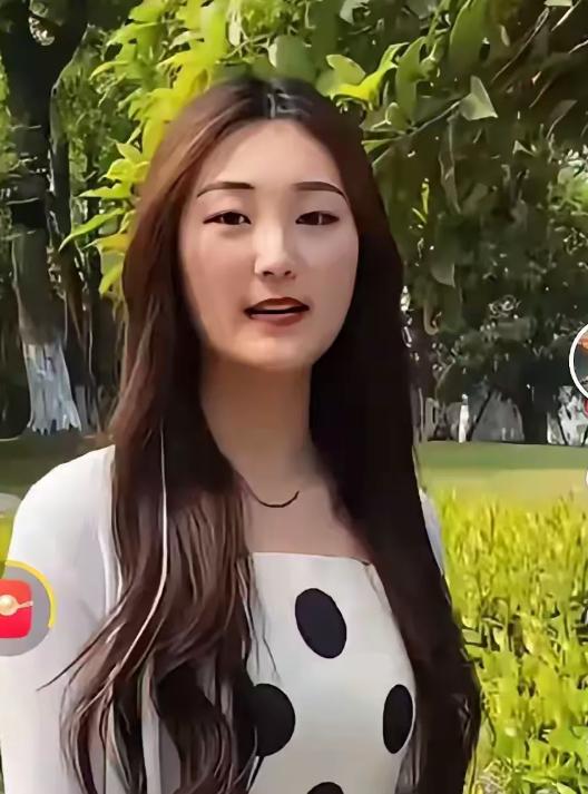 陈亚楠贪心不足！

陈亚楠这事做得不太聪明
陈亚楠当初嫁进朱家，
日子本来过得不