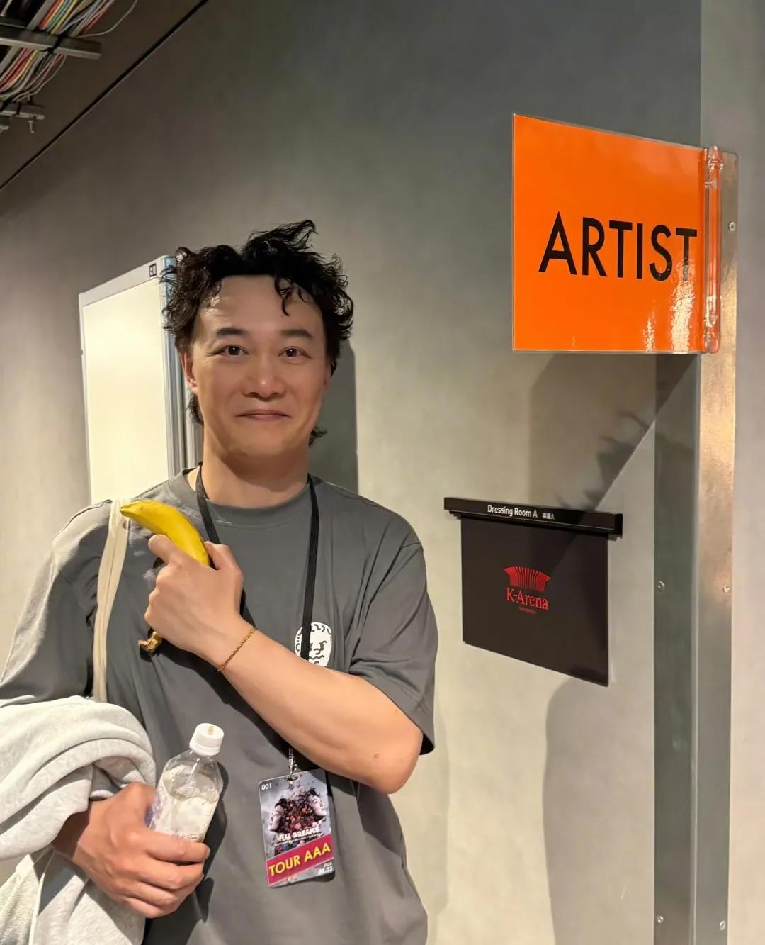 我有种预感
陈奕迅再也不会被谣言缠住了。
为啥？
因为吃顿饭就能让谣言不攻自破。