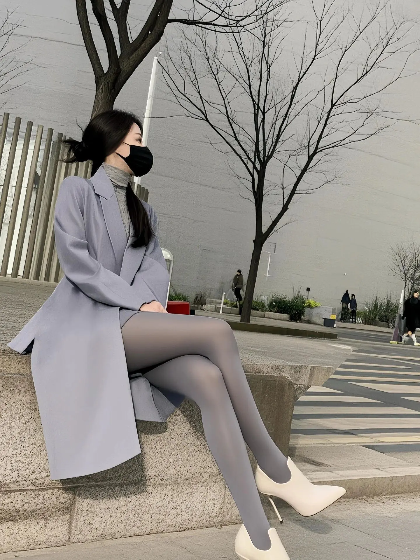 突然发现自己老了，不再喜欢热闹了。能宅在家里绝不出门。能一个人绝不扎堆...