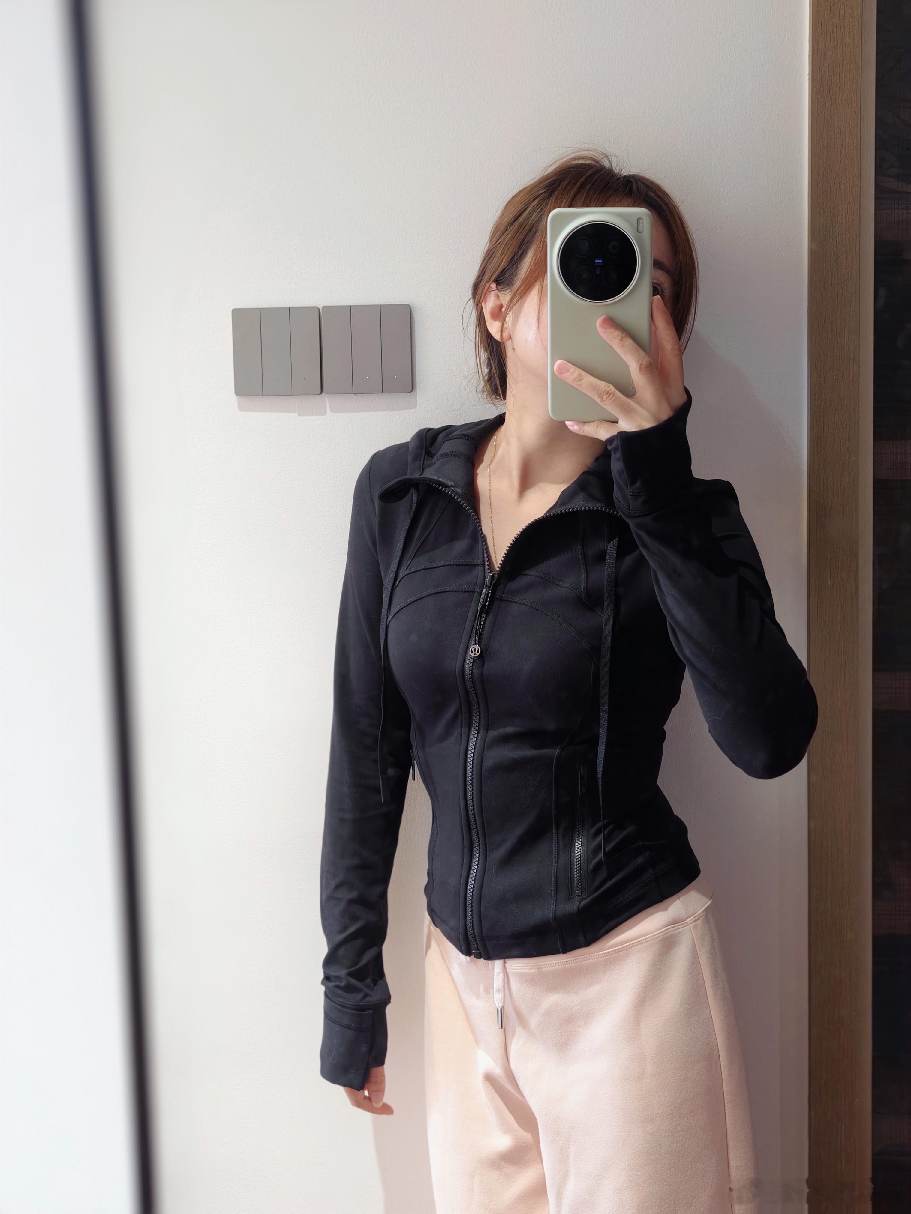 lululemon质检结果没问题就行，我觉得它家衣服的版型确实好看，很显瘦！