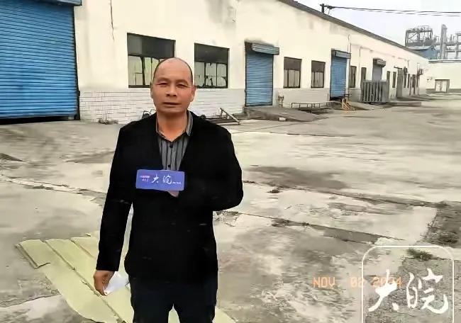 面对“斥资千万建厂却陷入办证困境”的姚总，眼前铺展着两条截然不同的道路：

1.