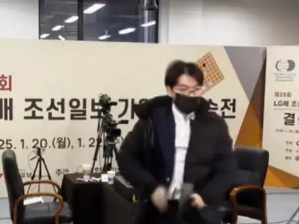 国手柯洁退赛，韩国选手卞相壹夺冠因为规则导致柯洁被判负与韩国卞相壹，事后韩国方面