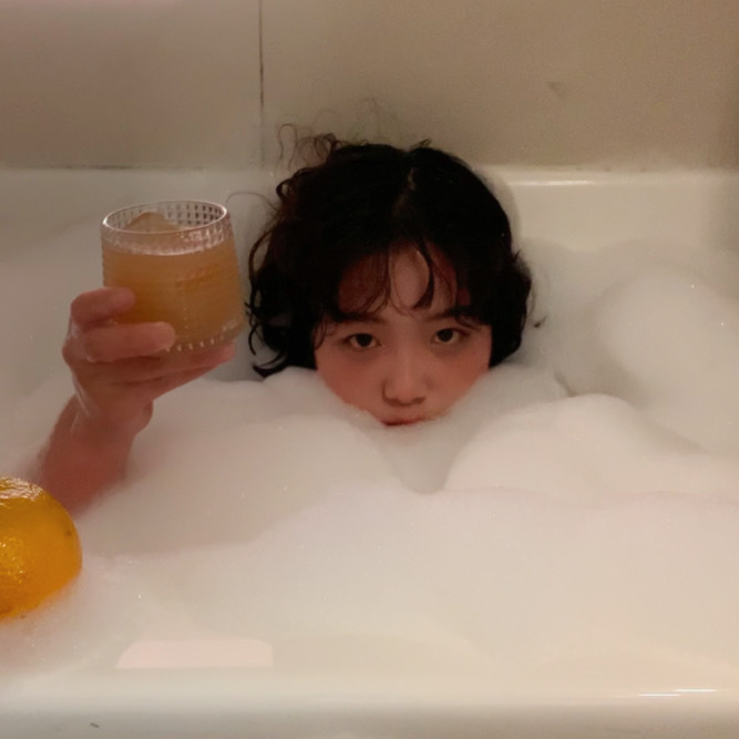 躲泡泡里咯 ​​​