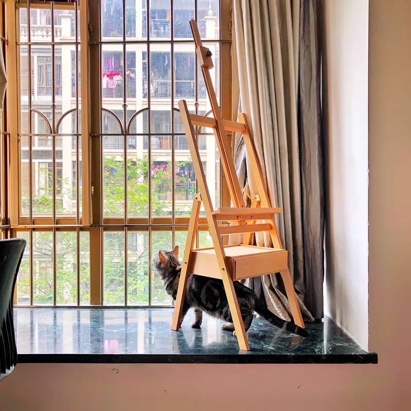 生活要开心快乐，其实没那么难。就拿我来说，培养点小爱好，像画画，在画布上肆意挥洒