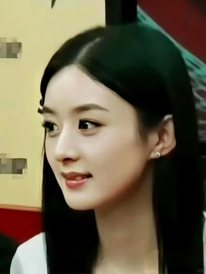 很少有人靠脸闯荡 主要是靠自己的实力努力演技征服大家闯荡。 像她这种不炒作，不做