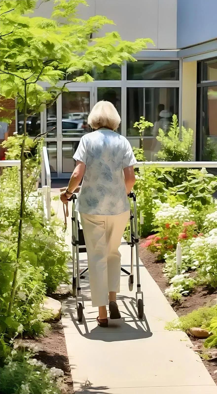 老后的幸福不是靠物质堆砌，而是源于对生活“掌控权”的精准回收。
  1. 主动建