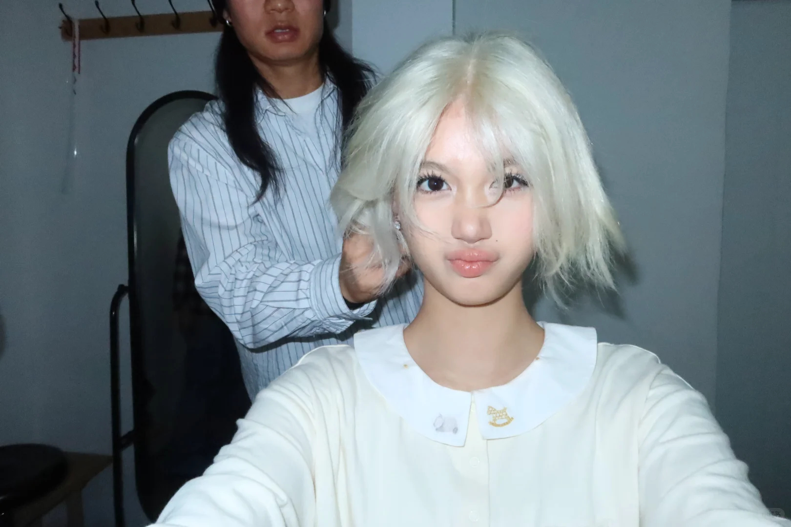 钟丽缇三女儿Cayla的新发型，很酷。不过应该是戴的假发套。 ​​​